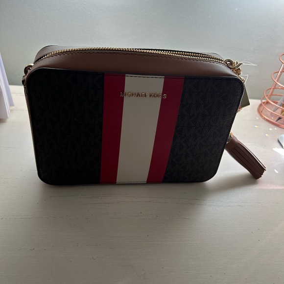 Michael Kors crossbody - Picture 6 of 8